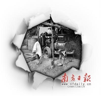 工棚內(nèi)人去犬吠。