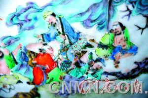 讀者提供的廣彩大碗圖片，小圖為細(xì)節(jié)