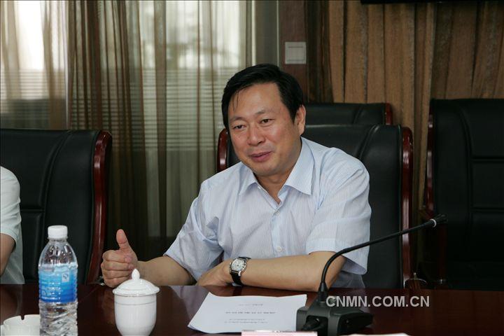 中國石油云南銷售分公司副總經(jīng)理魏秋冬講話。