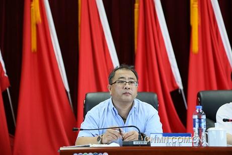 報(bào)社通聯(lián)部副主任陸雙平