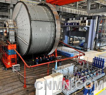 Φ10.97x5.4米雙驅(qū)半自磨機(jī) (1)