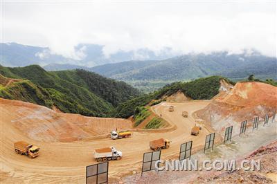 圖一  火熱的建設(shè)場(chǎng)景